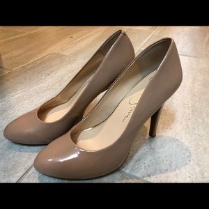 JESSICA SIMPSON :: NEARLY NEW NUDE PUMPS